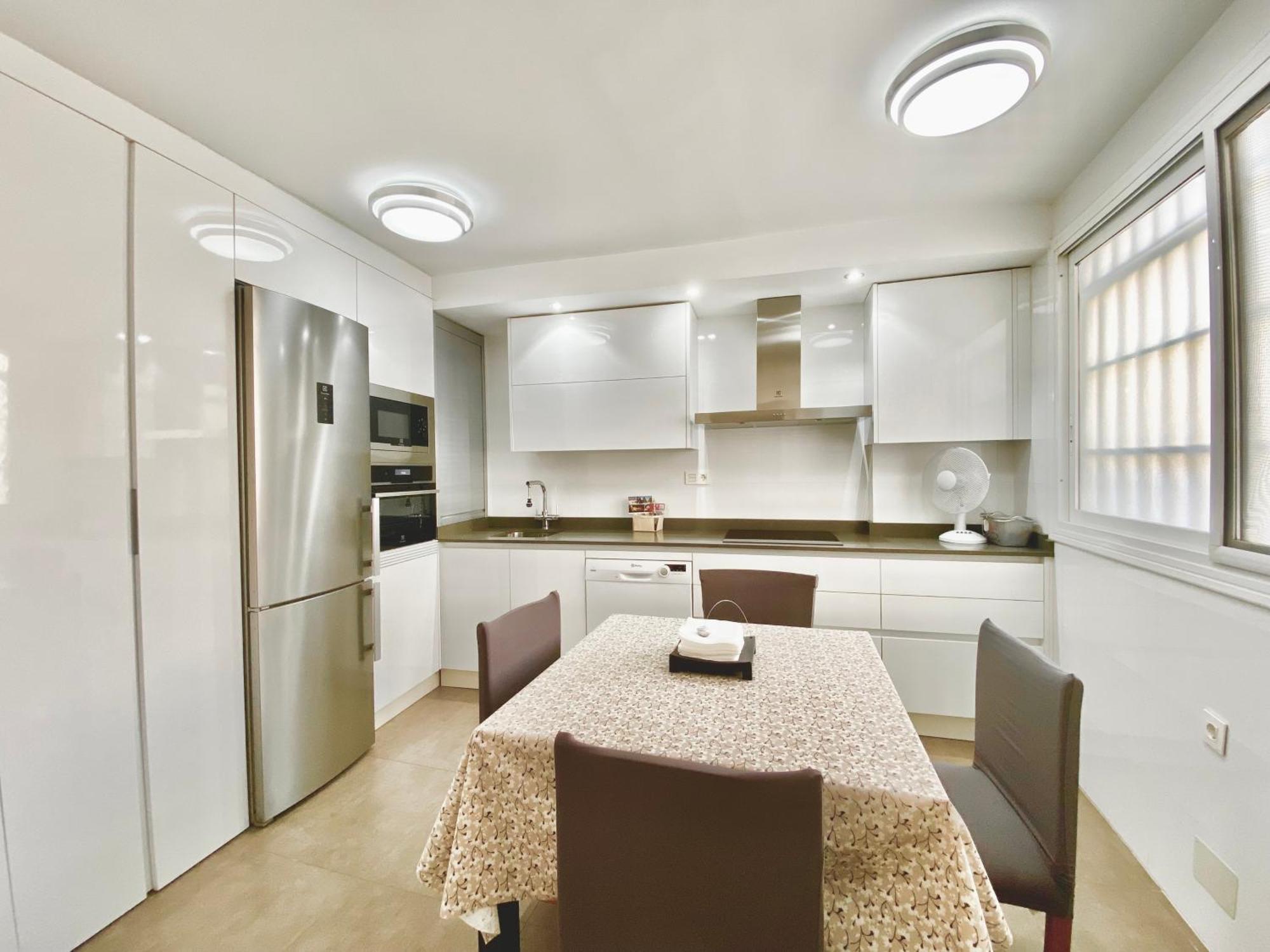 Apartamento Con Parking Gratis En El Centro, 2 Dormitorios Almería Esterno foto